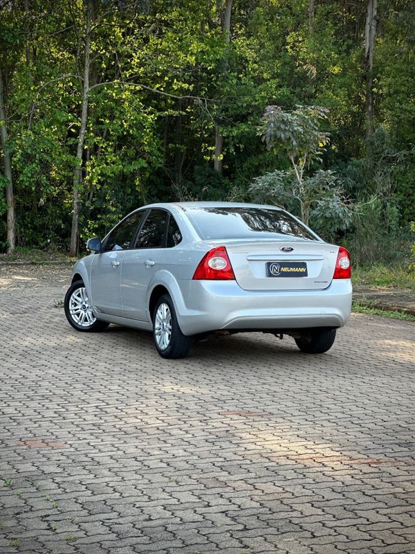 Ford FOCUS SEDAN 2.0 2013 NEUMANN VEÍCULOS ARROIO DO MEIO / Carros no Vale