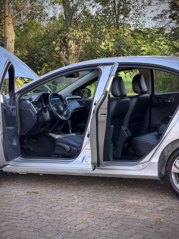 Honda CITY EXL 2015 NEUMANN VEÍCULOS ARROIO DO MEIO / Carros no Vale