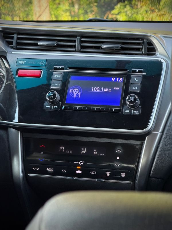Honda CITY EXL 2015 NEUMANN VEÍCULOS ARROIO DO MEIO / Carros no Vale