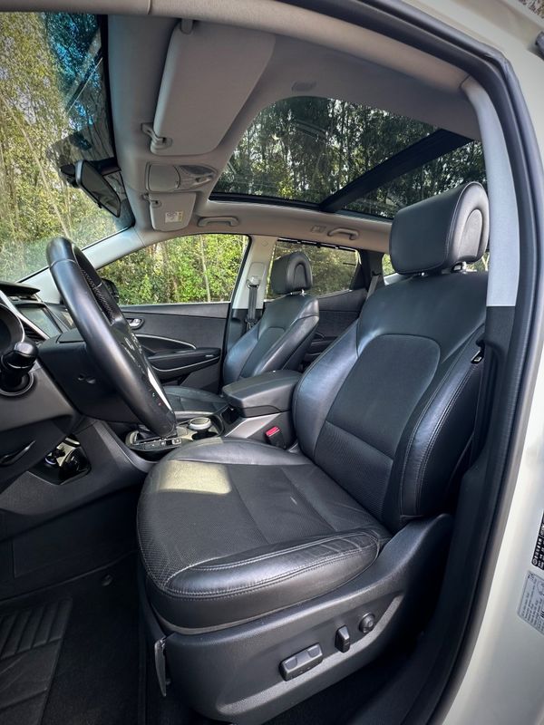 Hyundai SANTA FÉ 3.3 V6 2015 NEUMANN VEÍCULOS ARROIO DO MEIO / Carros no Vale Hyundai SANTA FÉ 3.3 V6 2015 NEUMANN VEÍCULOS ARROIO DO MEIO / Carros no Vale
