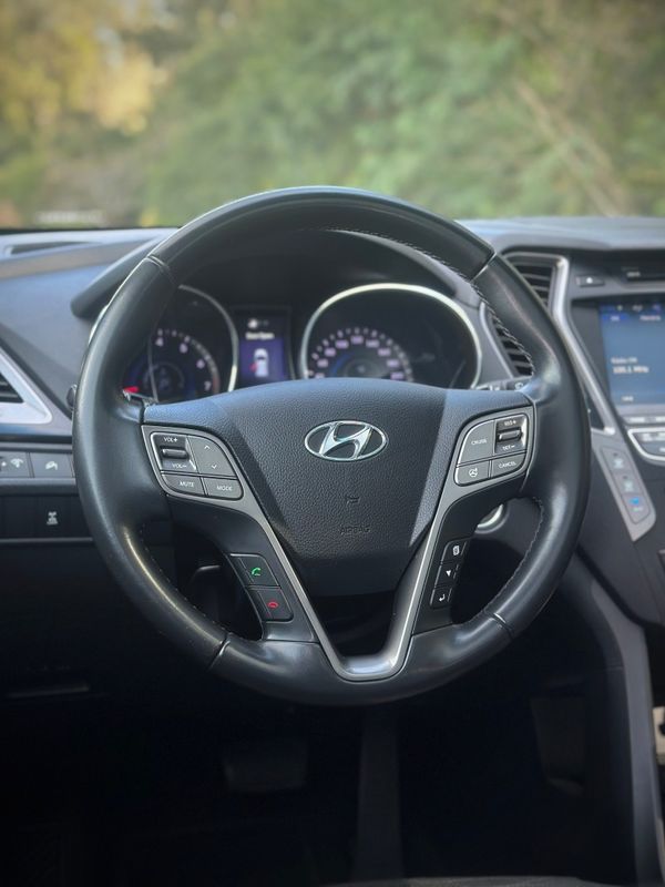 Hyundai SANTA FÉ 3.3 V6 2015 NEUMANN VEÍCULOS ARROIO DO MEIO / Carros no Vale Hyundai SANTA FÉ 3.3 V6 2015 NEUMANN VEÍCULOS ARROIO DO MEIO / Carros no Vale