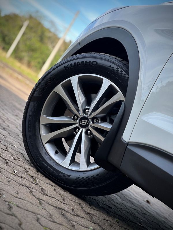 Hyundai SANTA FÉ 3.3 V6 2015 NEUMANN VEÍCULOS ARROIO DO MEIO / Carros no Vale Hyundai SANTA FÉ 3.3 V6 2015 NEUMANN VEÍCULOS ARROIO DO MEIO / Carros no Vale