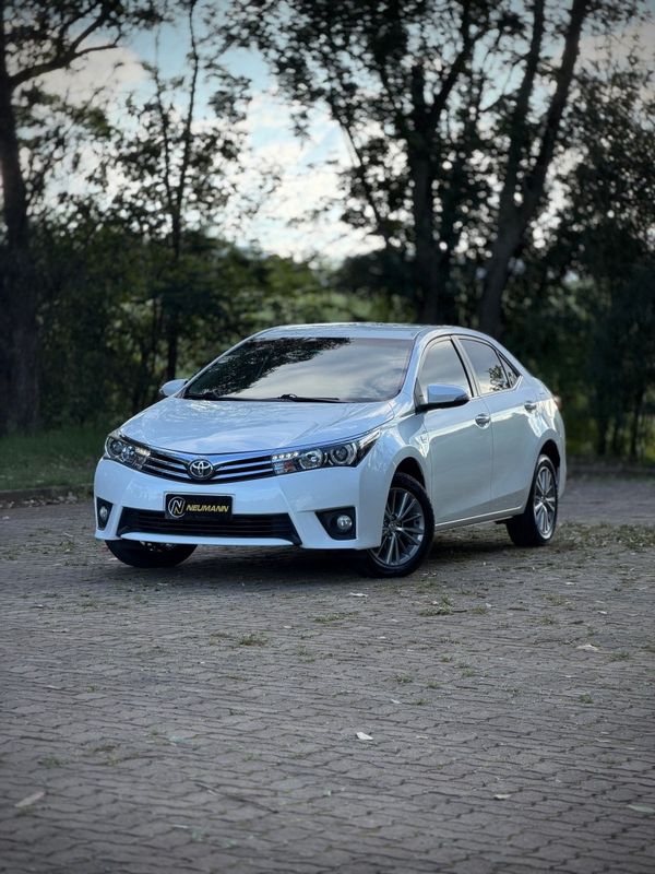 Toyota COROLLA ALTIS 2.0 2015 NEUMANN VEÍCULOS ARROIO DO MEIO / Carros no Vale