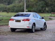 Toyota COROLLA ALTIS 2.0 2015 NEUMANN VEÍCULOS ARROIO DO MEIO / Carros no Vale