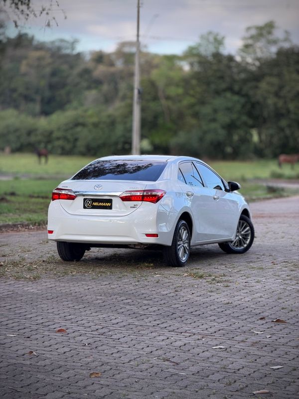 Toyota COROLLA ALTIS 2.0 2015 NEUMANN VEÍCULOS ARROIO DO MEIO / Carros no Vale