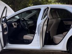 Toyota COROLLA ALTIS 2.0 2015 NEUMANN VEÍCULOS ARROIO DO MEIO / Carros no Vale