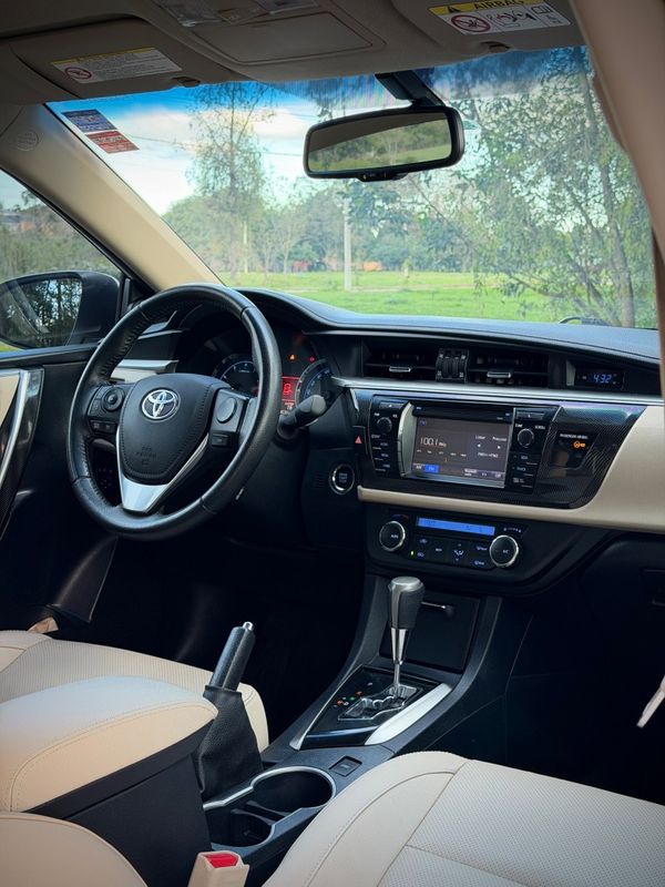 Toyota COROLLA ALTIS 2.0 2015 NEUMANN VEÍCULOS ARROIO DO MEIO / Carros no Vale
