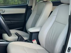 Toyota COROLLA ALTIS 2.0 2015 NEUMANN VEÍCULOS ARROIO DO MEIO / Carros no Vale