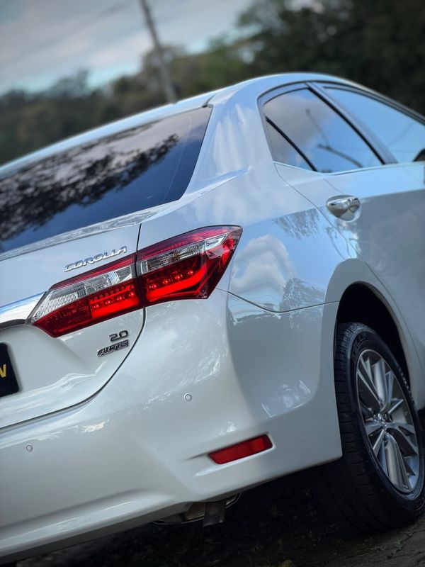 Toyota COROLLA ALTIS 2.0 2015 NEUMANN VEÍCULOS ARROIO DO MEIO / Carros no Vale