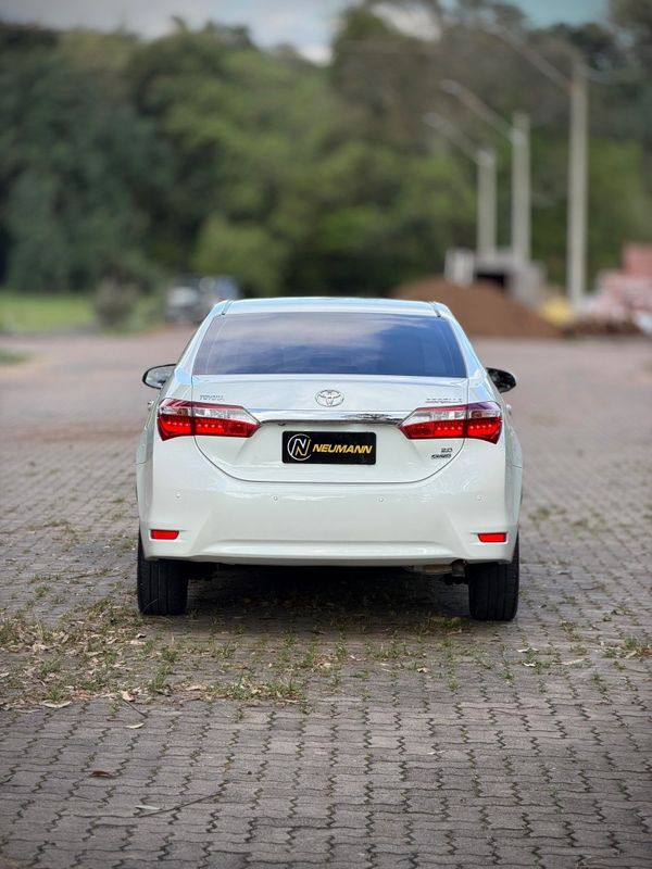 Toyota COROLLA ALTIS 2.0 2015 NEUMANN VEÍCULOS ARROIO DO MEIO / Carros no Vale