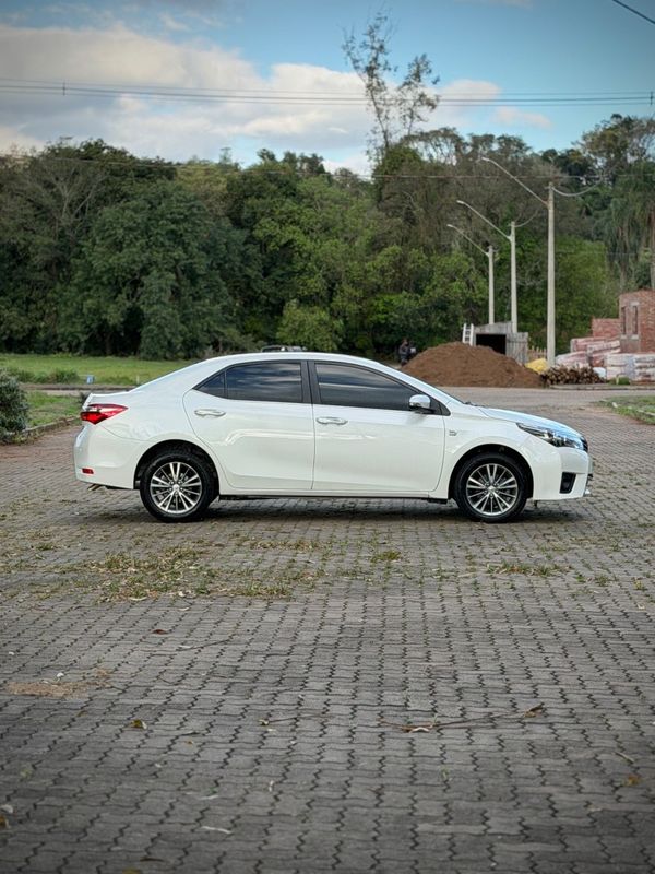 Toyota COROLLA ALTIS 2.0 2015 NEUMANN VEÍCULOS ARROIO DO MEIO / Carros no Vale