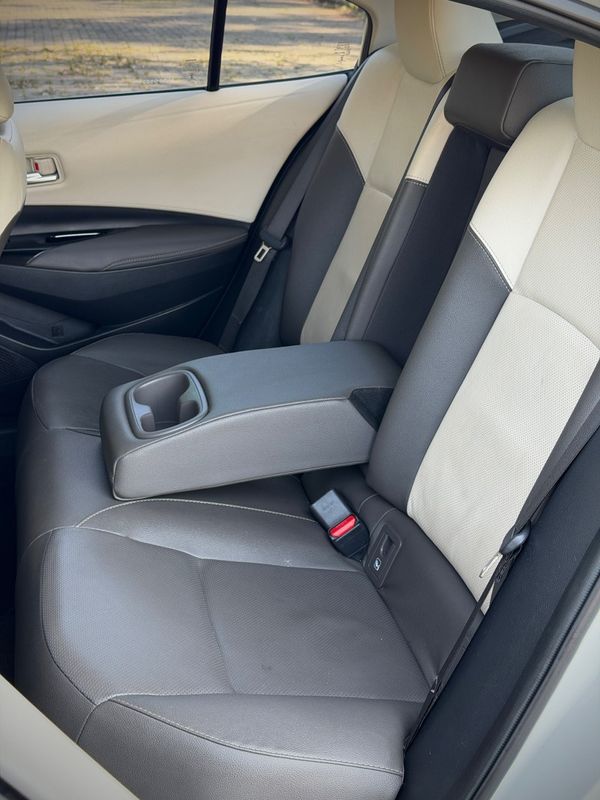 Toyota COROLLA ALTIS PREMIUM 2.0 2020 NEUMANN VEÍCULOS ARROIO DO MEIO / Carros no Vale Toyota COROLLA ALTIS PREMIUM 2.0 2020 NEUMANN VEÍCULOS ARROIO DO MEIO / Carros no Vale