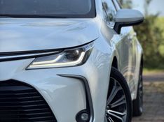 Toyota COROLLA ALTIS PREMIUM 2.0 2020 NEUMANN VEÍCULOS ARROIO DO MEIO / Carros no Vale