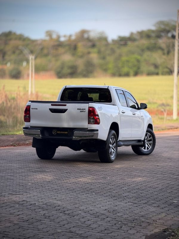 Toyota HILUX CAB.DUPLA SRV 2.8 TB 2019 NEUMANN VEÍCULOS ARROIO DO MEIO / Carros no Vale