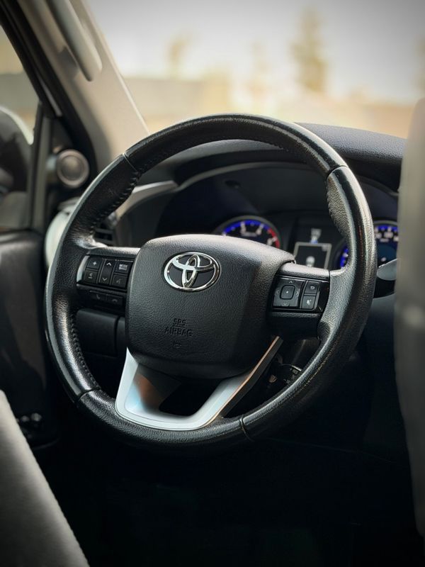 Toyota HILUX CAB.DUPLA SRV 2.8 TB 2019 NEUMANN VEÍCULOS ARROIO DO MEIO / Carros no Vale