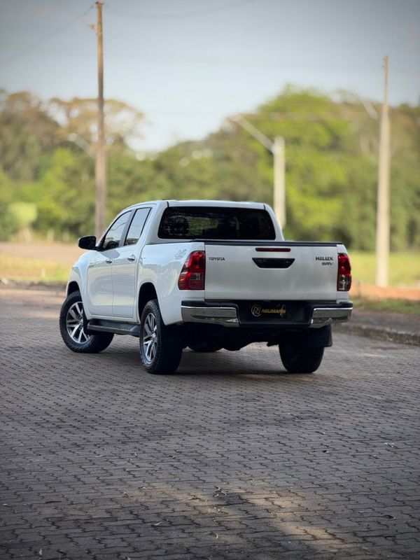 Toyota HILUX CAB.DUPLA SRV 2.8 TB 2019 NEUMANN VEÍCULOS ARROIO DO MEIO / Carros no Vale