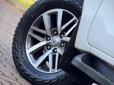 Toyota HILUX CAB.DUPLA SRV 2.8 TB 2019 NEUMANN VEÍCULOS ARROIO DO MEIO / Carros no Vale
