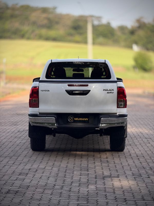 Toyota HILUX CAB.DUPLA SRV 2.8 TB 2019 NEUMANN VEÍCULOS ARROIO DO MEIO / Carros no Vale