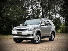 Toyota HILUX SW4 SRV 3.0 2013 NEUMANN VEÍCULOS ARROIO DO MEIO / Carros no Vale