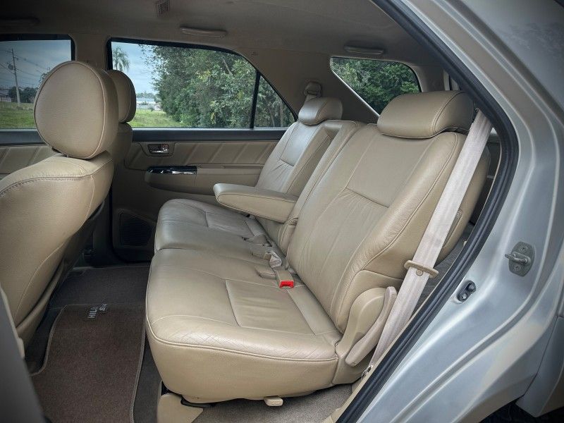 Toyota HILUX SW4 SRV 3.0 2013 NEUMANN VEÍCULOS ARROIO DO MEIO / Carros no Vale Toyota HILUX SW4 SRV 3.0 2013 NEUMANN VEÍCULOS ARROIO DO MEIO / Carros no Vale