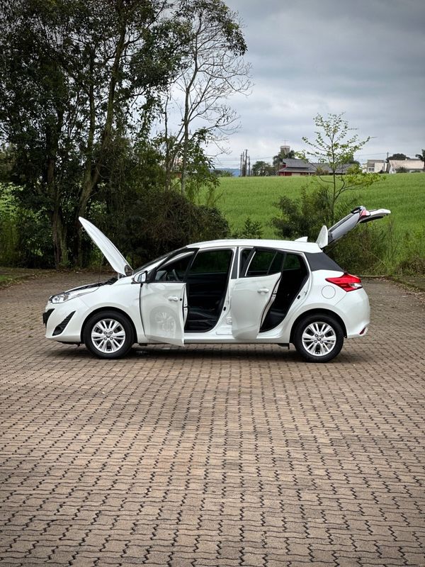 Toyota YARIS XL 1.3 2019 NEUMANN VEÍCULOS ARROIO DO MEIO / Carros no Vale Toyota YARIS XL 1.3 2019 NEUMANN VEÍCULOS ARROIO DO MEIO / Carros no Vale
