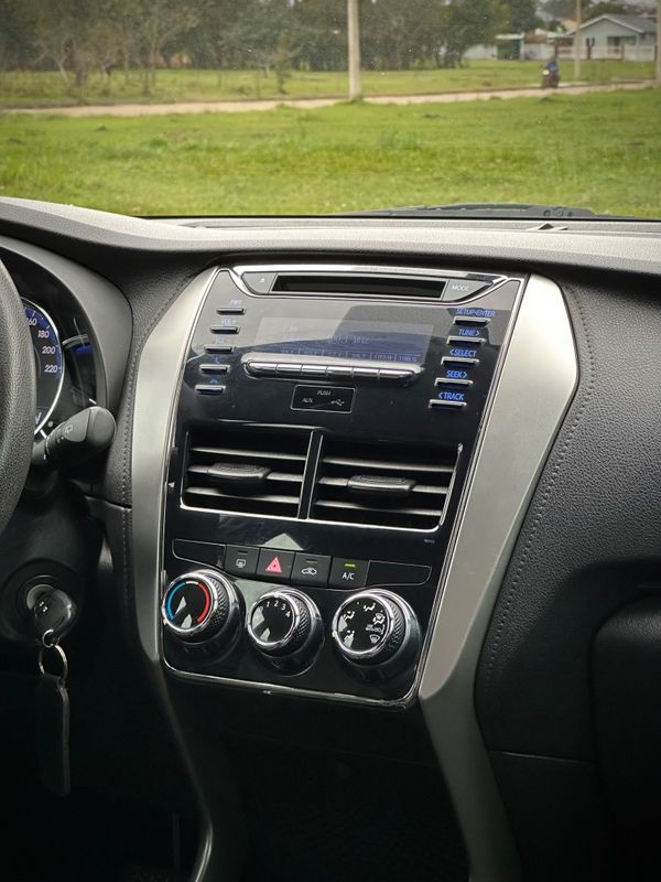 Toyota YARIS XL 1.3 2019 NEUMANN VEÍCULOS ARROIO DO MEIO / Carros no Vale Toyota YARIS XL 1.3 2019 NEUMANN VEÍCULOS ARROIO DO MEIO / Carros no Vale