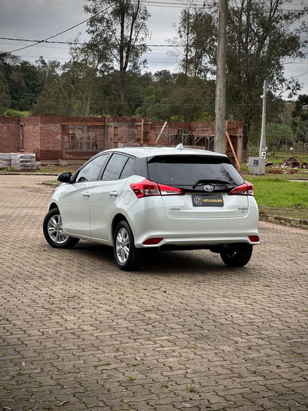 Toyota YARIS XL 1.3 2019 NEUMANN VEÍCULOS ARROIO DO MEIO / Carros no Vale Toyota YARIS XL 1.3 2019 NEUMANN VEÍCULOS ARROIO DO MEIO / Carros no Vale