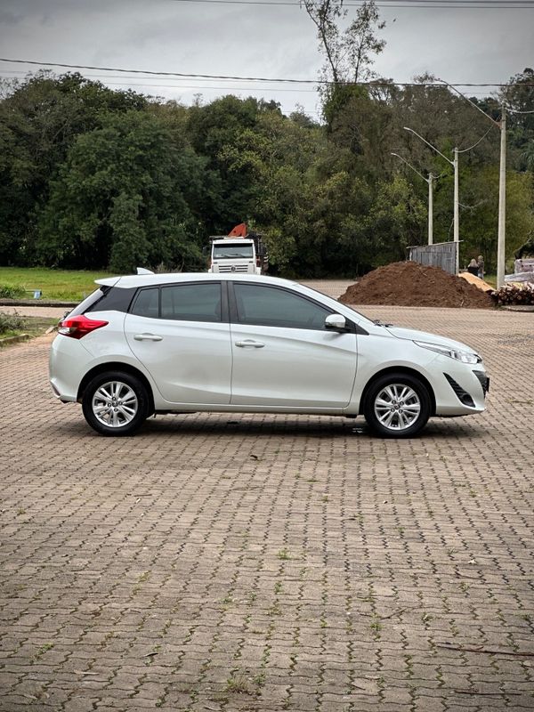 Toyota YARIS XL 1.3 2019 NEUMANN VEÍCULOS ARROIO DO MEIO / Carros no Vale Toyota YARIS XL 1.3 2019 NEUMANN VEÍCULOS ARROIO DO MEIO / Carros no Vale