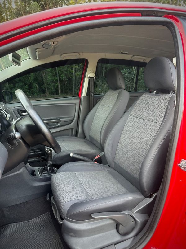 Volkswagen FOX TREND 1.6 2013 NEUMANN VEÍCULOS ARROIO DO MEIO / Carros no Vale Volkswagen FOX TREND 1.6 2013 NEUMANN VEÍCULOS ARROIO DO MEIO / Carros no Vale