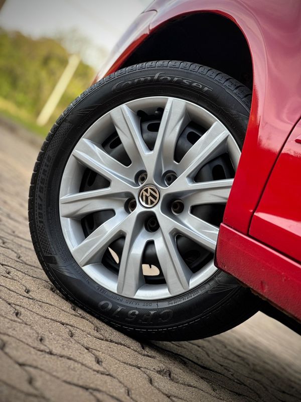 Volkswagen FOX TREND 1.6 2013 NEUMANN VEÍCULOS ARROIO DO MEIO / Carros no Vale Volkswagen FOX TREND 1.6 2013 NEUMANN VEÍCULOS ARROIO DO MEIO / Carros no Vale
