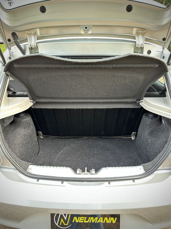 Volkswagen GOL CITY 1.0Mi 2014 NEUMANN VEÍCULOS ARROIO DO MEIO / Carros no Vale