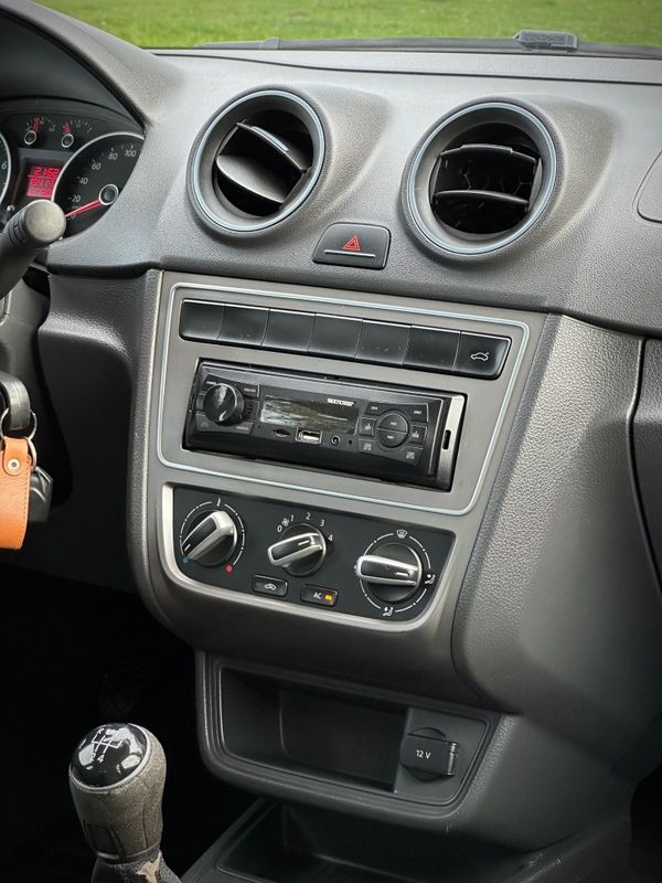 Volkswagen GOL CITY 1.0Mi 2014 NEUMANN VEÍCULOS ARROIO DO MEIO / Carros no Vale
