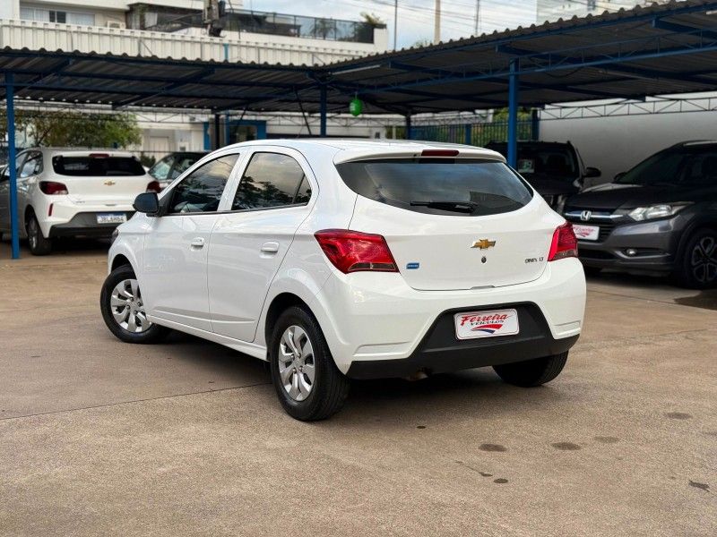 Chevrolet ONIX LT 1.0 2017 FERREIRA VEÍCULOS VENÂNCIO AIRES / Carros no Vale