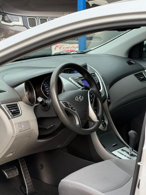 Hyundai ELANTRA GLS 1.8 2013 FERREIRA VEÍCULOS VENÂNCIO AIRES / Carros no Vale