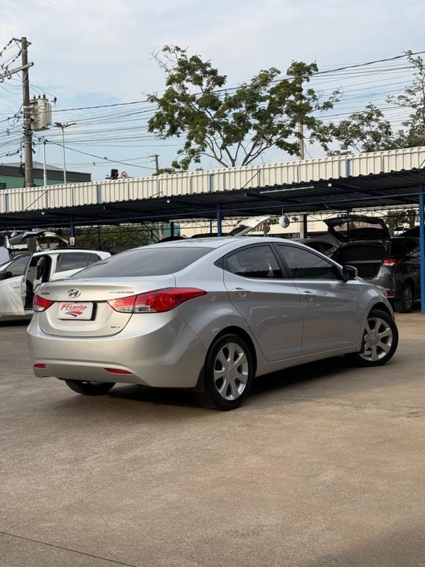 Hyundai ELANTRA GLS 1.8 2013 FERREIRA VEÍCULOS VENÂNCIO AIRES / Carros no Vale