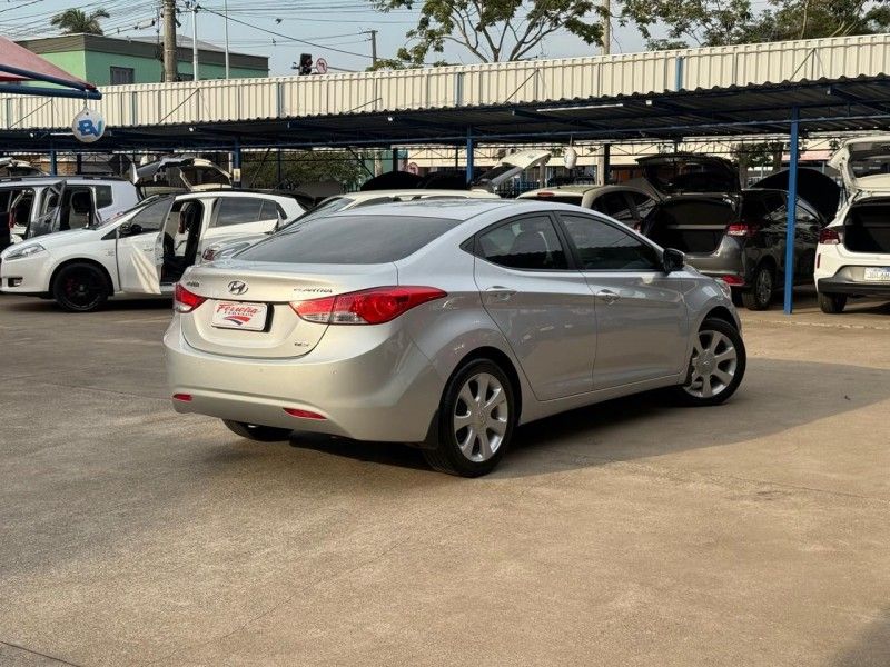 Hyundai ELANTRA GLS 1.8 2013 FERREIRA VEÍCULOS VENÂNCIO AIRES / Carros no Vale