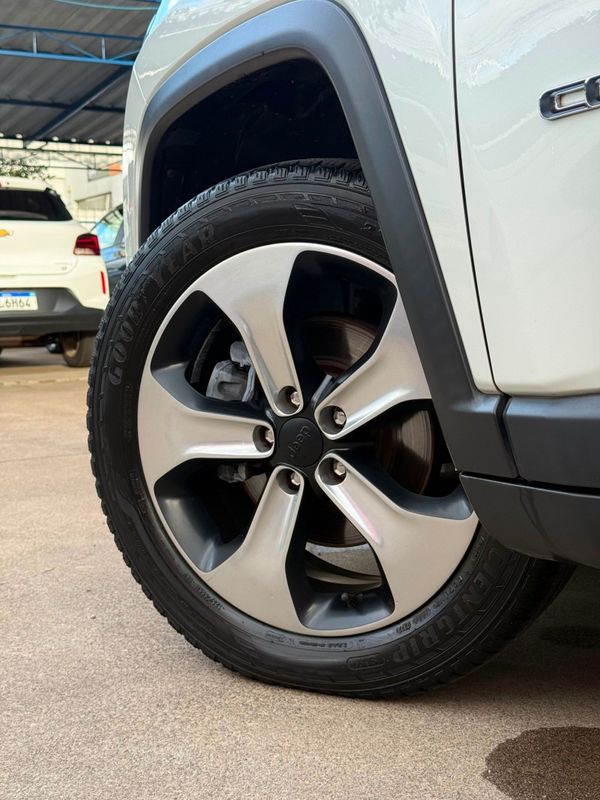 Jeep COMPASS LONGITUDE 2.0 2018 FERREIRA VEÍCULOS VENÂNCIO AIRES / Carros no Vale