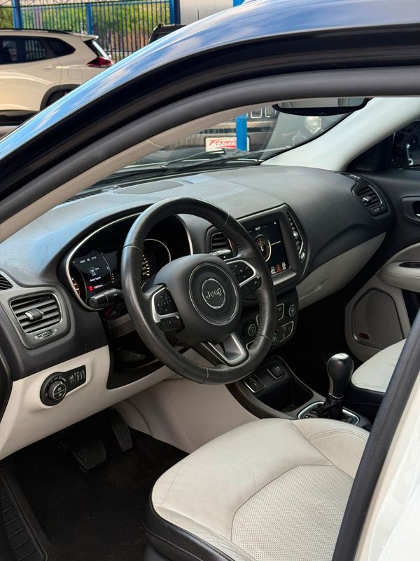 Jeep COMPASS LONGITUDE 2.0 2018 FERREIRA VEÍCULOS VENÂNCIO AIRES / Carros no Vale