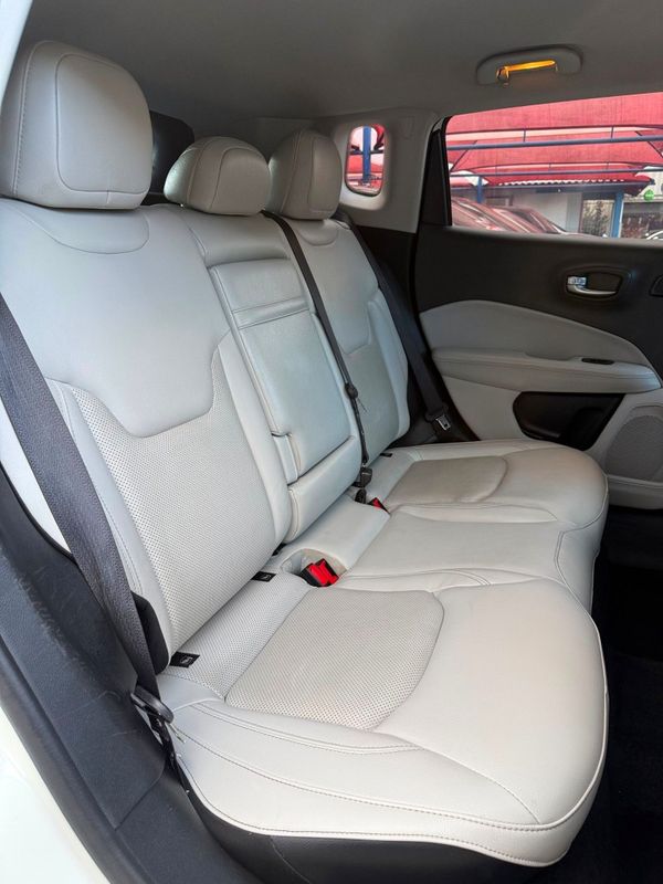 Jeep COMPASS LONGITUDE 2.0 2018 FERREIRA VEÍCULOS VENÂNCIO AIRES / Carros no Vale