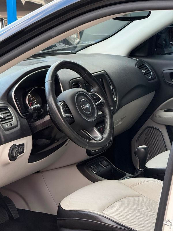 Jeep COMPASS LONGITUDE 2.0 2018 FERREIRA VEÍCULOS VENÂNCIO AIRES / Carros no Vale