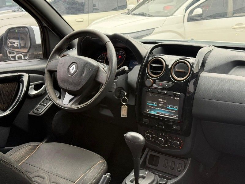 Renault DUSTER DYNAMIQUE 2.0 2016 FERREIRA VEÍCULOS VENÂNCIO AIRES / Carros no Vale