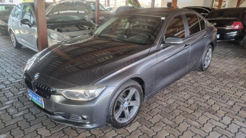 BMW 320I 2.0 16V TURBO ACTIVE 2013/2014 HUBNER MULTIMARCAS FARROUPILHA / Carros no Vale