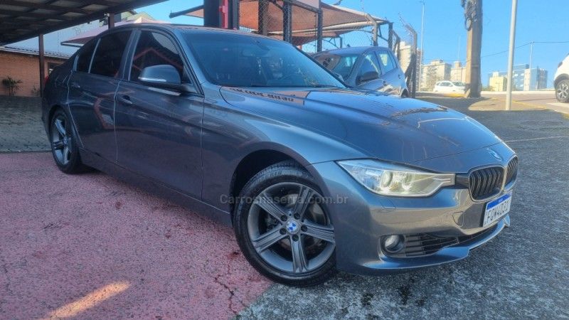 BMW 320I 2.0 16V TURBO ACTIVE 2013/2014 HUBNER MULTIMARCAS FARROUPILHA / Carros no Vale