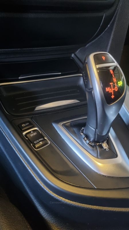 BMW 320I 2.0 16V TURBO ACTIVE 2015/2015 HUBNER MULTIMARCAS FARROUPILHA / Carros no Vale BMW 320I 2.0 16V TURBO ACTIVE 2015/2015 HUBNER MULTIMARCAS FARROUPILHA / Carros no Vale