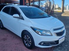 CHEVROLET ONIX 1.4 MPFI LTZ 8V 2015/2015 HUBNER MULTIMARCAS FARROUPILHA / Carros no Vale