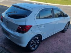 CHEVROLET ONIX 1.4 MPFI LTZ 8V 2015/2015 HUBNER MULTIMARCAS FARROUPILHA / Carros no Vale