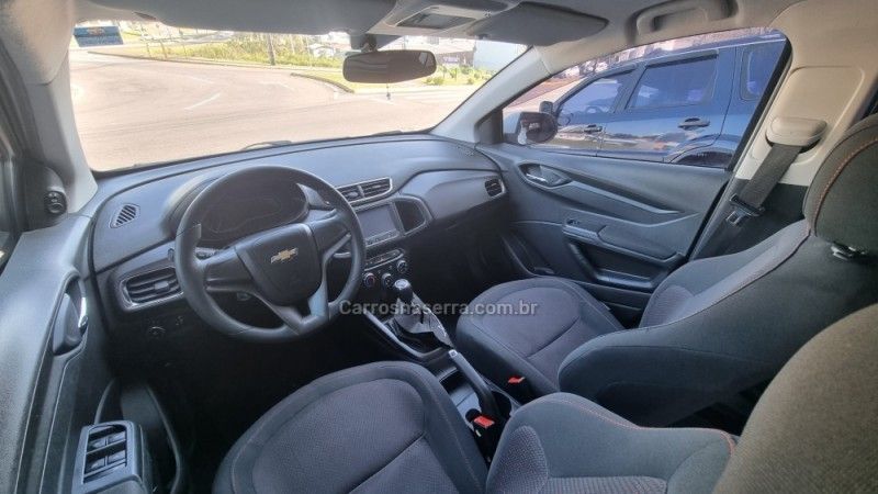CHEVROLET ONIX 1.4 MPFI LTZ 8V 2015/2015 HUBNER MULTIMARCAS FARROUPILHA / Carros no Vale CHEVROLET ONIX 1.4 MPFI LTZ 8V 2015/2015 HUBNER MULTIMARCAS FARROUPILHA / Carros no Vale