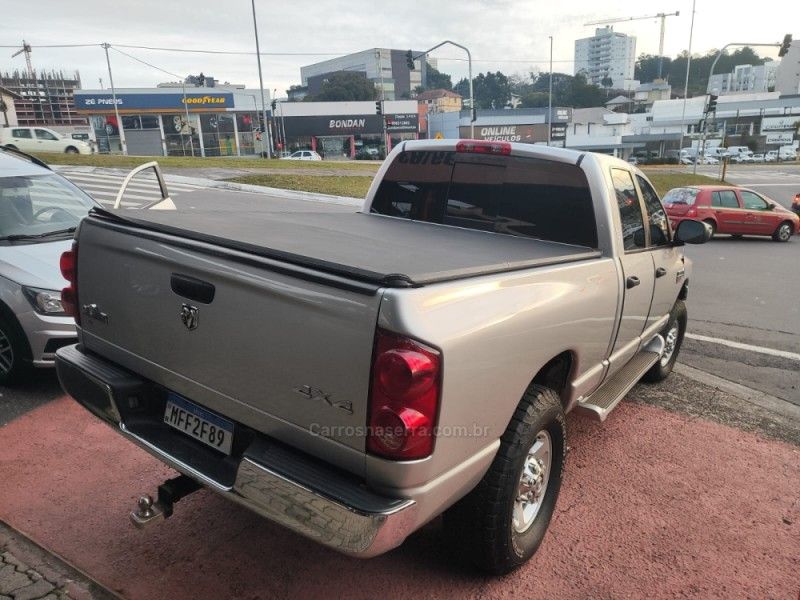 DODGE RAM 5.9 2500 SLT 4X4 CD I6 24V TURBO 2007/2008 HUBNER MULTIMARCAS FARROUPILHA / Carros no Vale