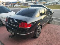 FIAT LINEA 1.8 ESSENCE 16V 2012/2013 HUBNER MULTIMARCAS FARROUPILHA / Carros no Vale
