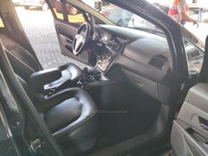 FIAT LINEA 1.8 ESSENCE 16V 2012/2013 HUBNER MULTIMARCAS FARROUPILHA / Carros no Vale